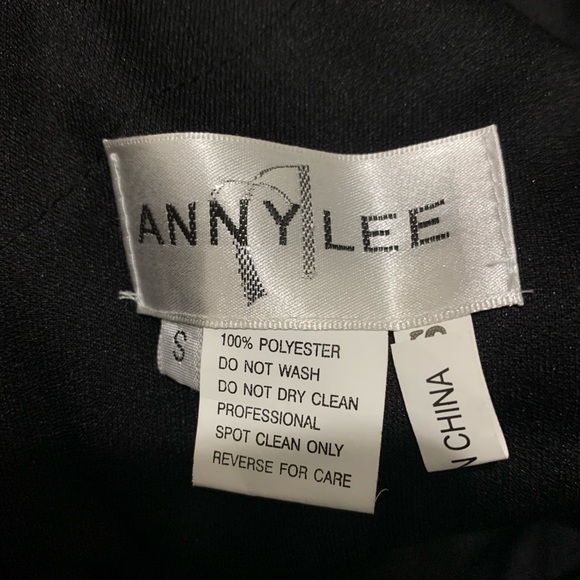 Black flowy dress with studded strap sleeves - Picture 5 of 6